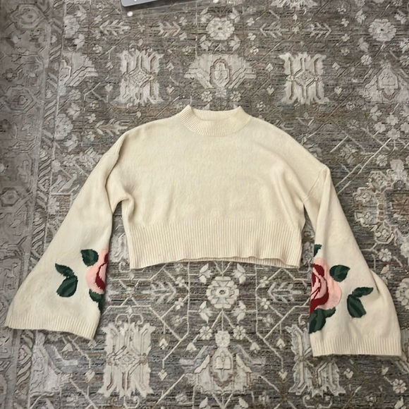 Forever 21 Sweaters - ❌ SOLD ❌ Red Rose Detail Cropped Sweater with Flared Sleeves
